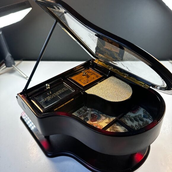 VTG "VEST STRIDE" GRAND PIANO MUSIC AND JEWELRY BOX - Picture 8 of 16